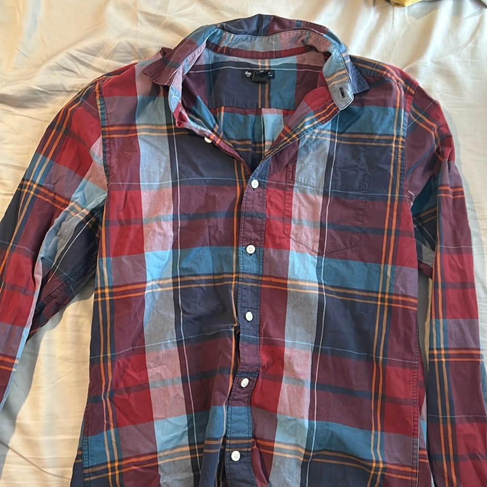 Slim fit crisp cotton plaid button up